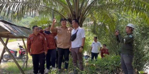 Terkait Dugaan Pencemaran Limbah PT Keza Lintas Buana di Sungai Belumai, DLH OKU Selatan Ambil Sampel Air