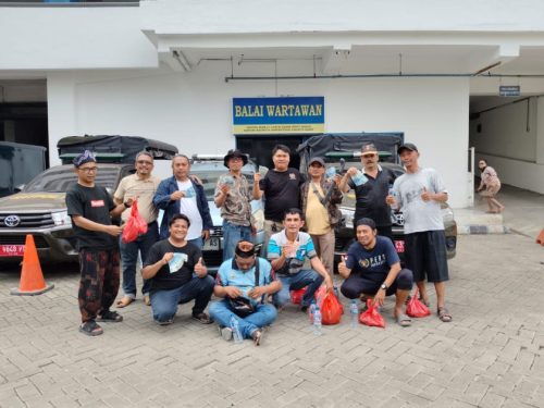 Ikut Rayakan Hari Raya Idul Adha, PWI Pokja Wali Kota Jakbar Potong 3 Kambing