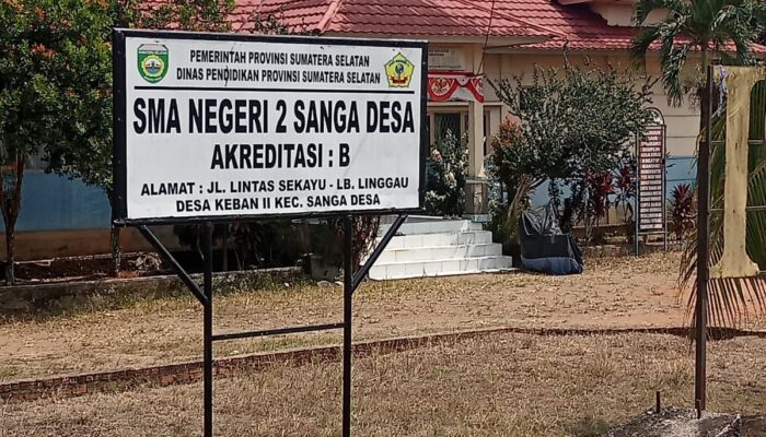 Kepsek SMA Negeri 2 Sanga Desa Lakukan Pungli Pedagang Gorengan